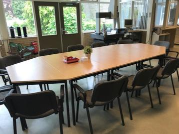 Vergaderset17 delig. beschikbaar voor biedingen