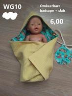 Poppenkleertjes baby pop badcape + slab. Opbrengst KiKa., Ophalen, Nieuw, Babypop