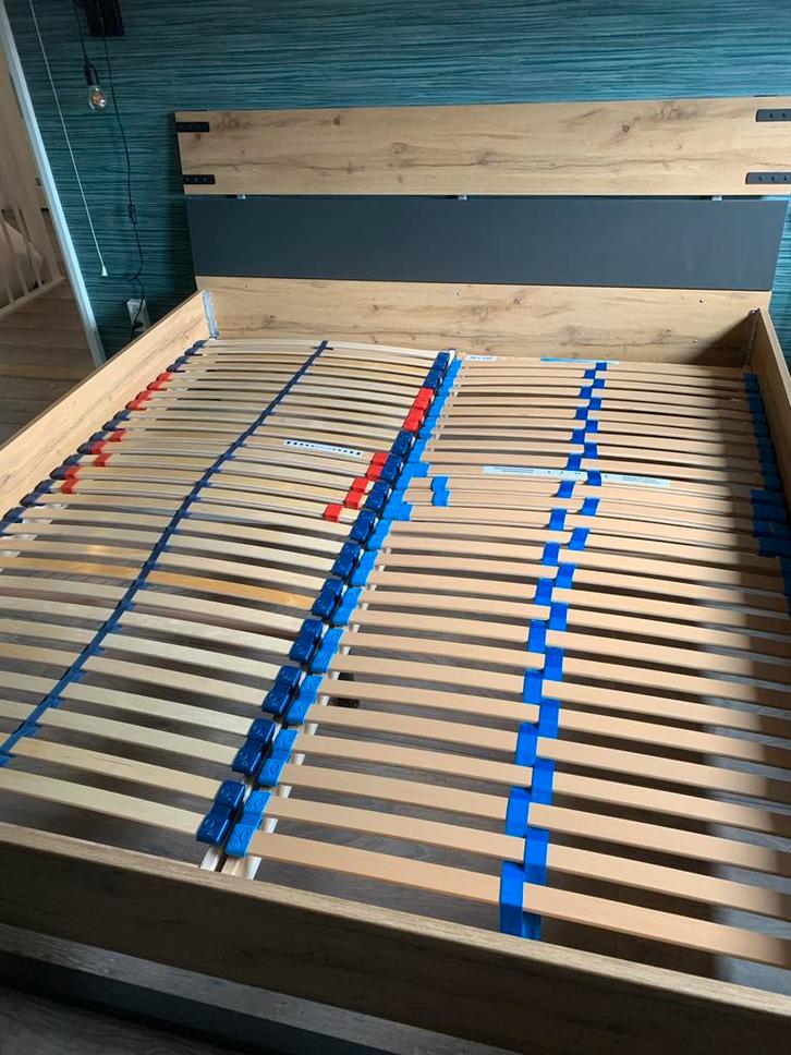 Tweepersoonsbed + 2 matrassen (zo goed als nieuw), Huis en Inrichting, Slaapkamer | Bedden, Zo goed als nieuw, Tweepersoons, 160 cm