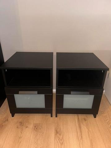 2 zwarte ikea brimnes nachtkastjes beschikbaar voor biedingen