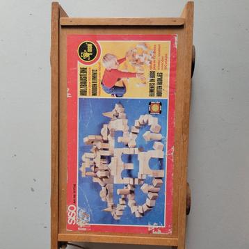 vintage blokkendoos beschikbaar voor biedingen