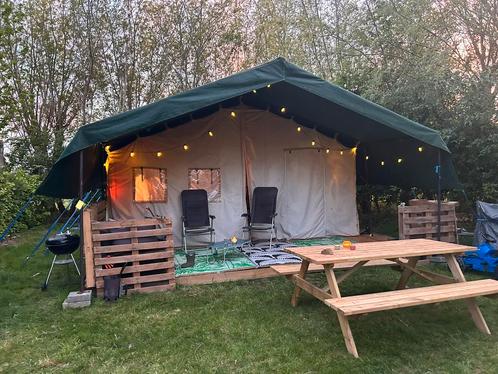 Safaritent en kunststof pallets graris af te halen, Caravans en Kamperen, Tenten, tot en met 5, Gebruikt, Ophalen