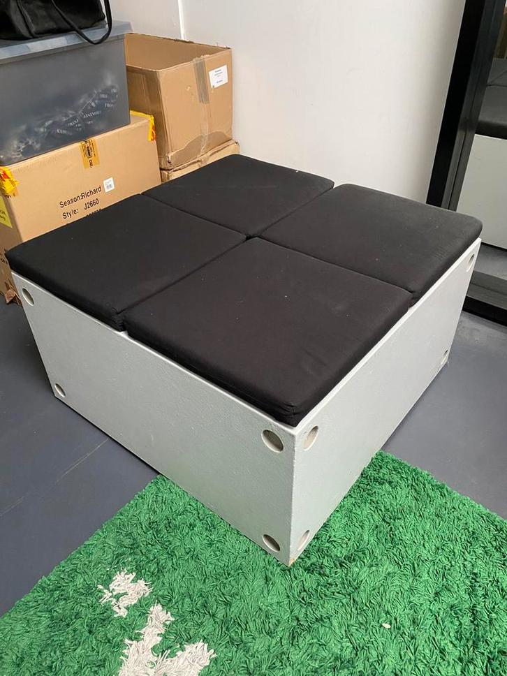 Winkel blokken/zitjes, Huis en Inrichting, Banken | Voetenbanken en Poefen, Gebruikt, 75 tot 100 cm, 75 tot 100 cm, Vierkant, Hout