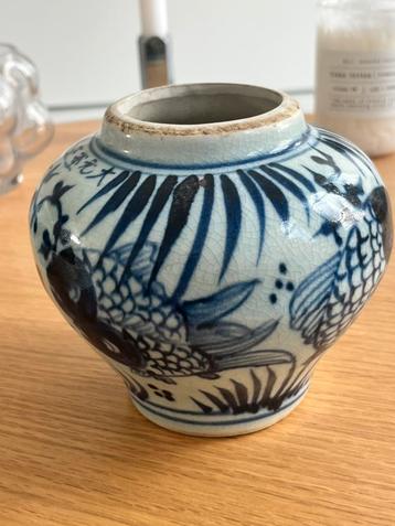 Chinees Porcelain Yuan Dynasty blue and white jar beschikbaar voor biedingen