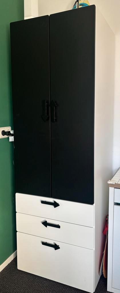 IKEA Smastad kledingkast zwart/wit, Huis en Inrichting, Kasten | Kledingkasten, Zo goed als nieuw, 150 tot 200 cm, 50 tot 100 cm