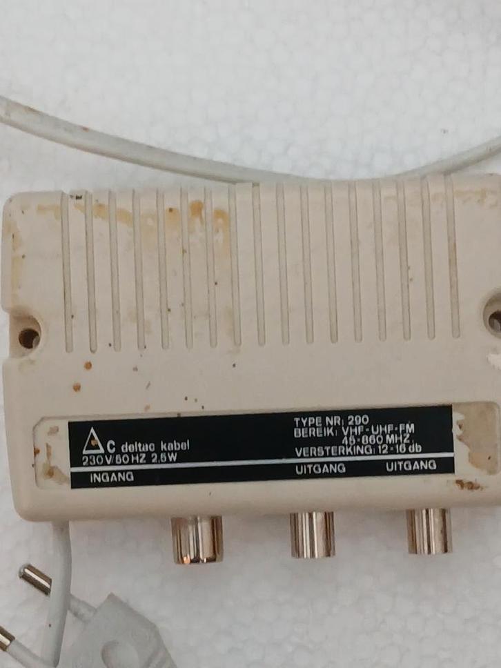 Deltae Kabel TV Signaal Versterker - VHF-UHF-FM, Audio, Tv en Foto, Audiokabels en Televisiekabels, Gebruikt, Tv-kabel, Ophalen of Verzenden