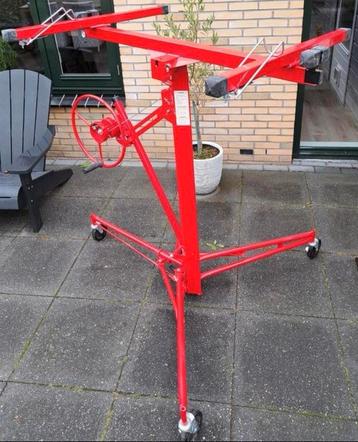 Gipsplatenlift te huur beschikbaar voor biedingen