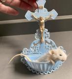 Heilige muis in wijwaterbakje - taxidermie, Verzamelen, Dierenverzamelingen, Ophalen of Verzenden, Vogel, Opgezet dier