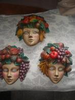 Set Vintage Italiaans aardewerk wandmasker.(1960-1970), Ophalen