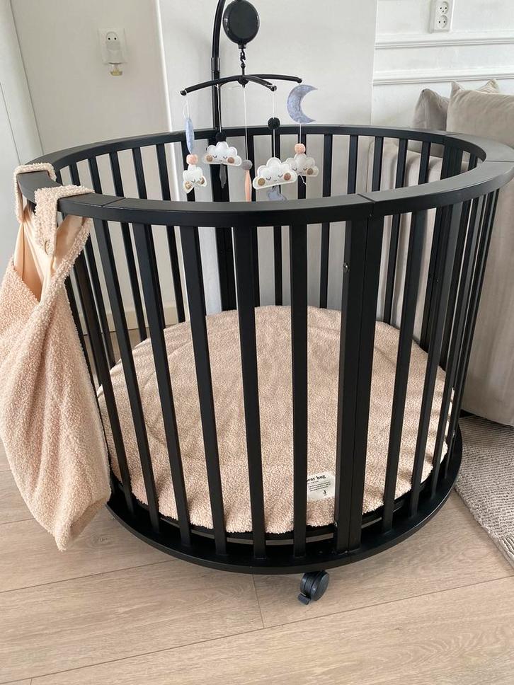 Zwart rond Baby box, Kinderen en Baby's, Boxen, Zo goed als nieuw, Rond, Ophalen of Verzenden