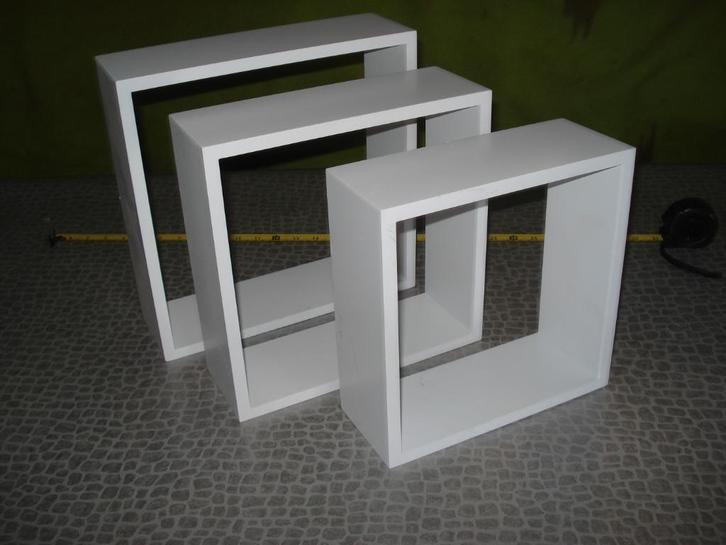 3x   wand kubus    nieuwstaat  alle 3 voor 10,00, Huis en Inrichting, Woonaccessoires | Wandplanken en Boekenplanken, Zo goed als nieuw