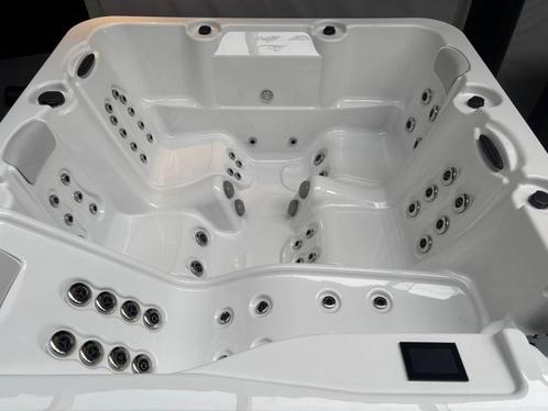 Aquavia Spa Nice Premium I Touchscreen I Demo-model, Tuin en Terras, Bubbelbaden en Hottubs, Nieuw, Vast, Afdekzeil, Grondzeil