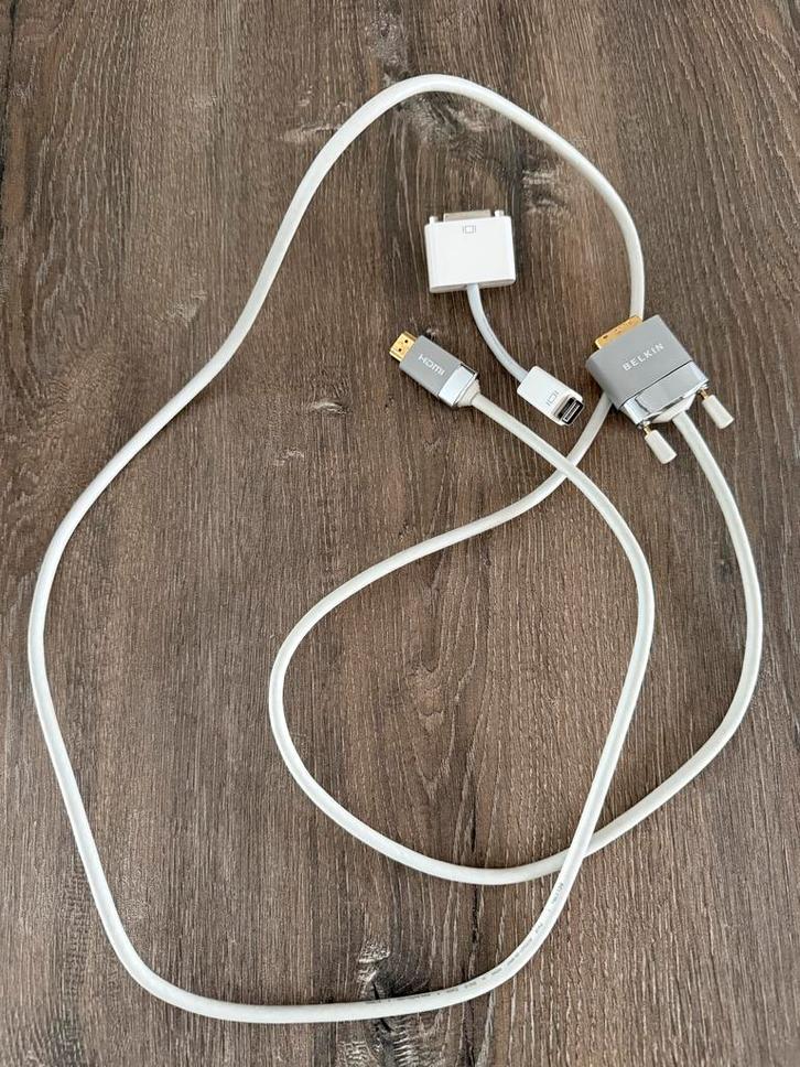 Apple/Belkin Video Adapters - HDMI & VGA - iPhone/iPad (30-p, Computers en Software, Pc- en Netwerkkabels, Zo goed als nieuw, Ophalen of Verzenden