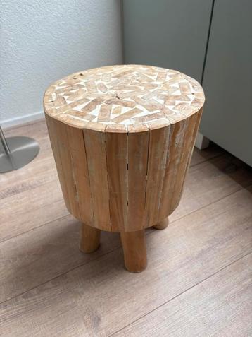 Bijzettafel hout beschikbaar voor biedingen