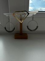 Dames grijs met zilveren oorbellen, Sieraden, Tassen en Uiterlijk, Oorbellen, Ophalen of Verzenden, Zo goed als nieuw, Grijs, Zilver