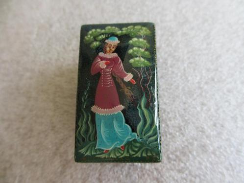 Mooi Mini Russisch Lakdoosje, Antiek en Kunst, Curiosa en Brocante, Ophalen of Verzenden