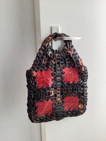 Hele bijzondere leren tas, broccante vintage beschikbaar voor biedingen