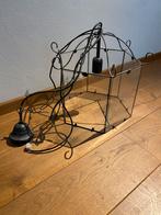 Te koop landelijke glazen hanglamp met metalen frame, Ophalen of Verzenden, Zo goed als nieuw, Minder dan 50 cm