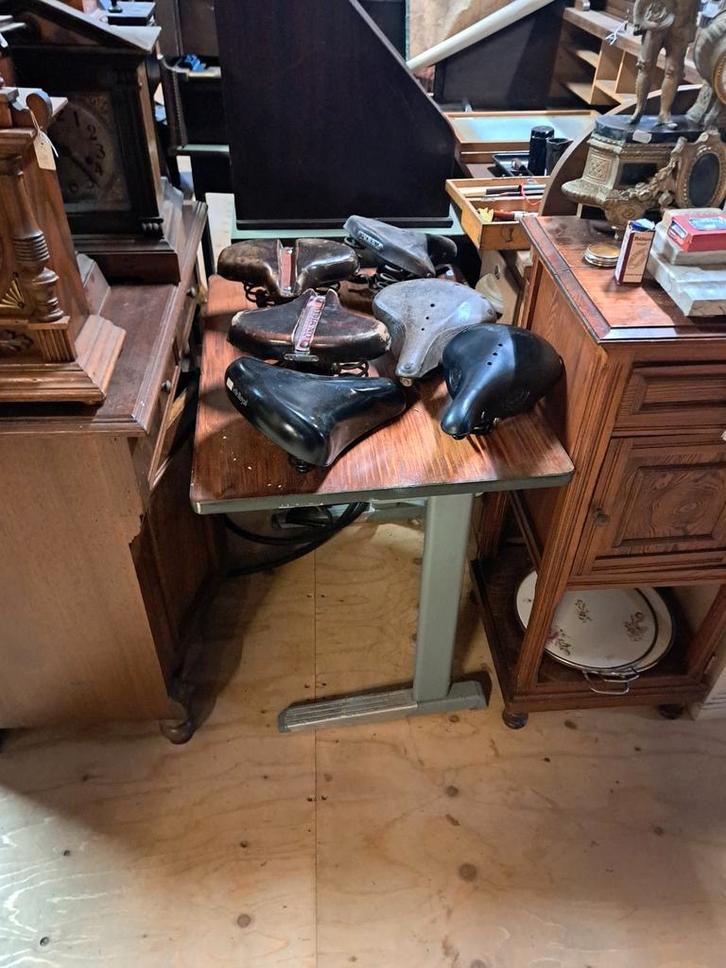 Oude schooltafeltje, Kinderen en Baby's, Kinderkamer | Tafels en Stoelen, Gebruikt, Stoel(en), Ophalen of Verzenden