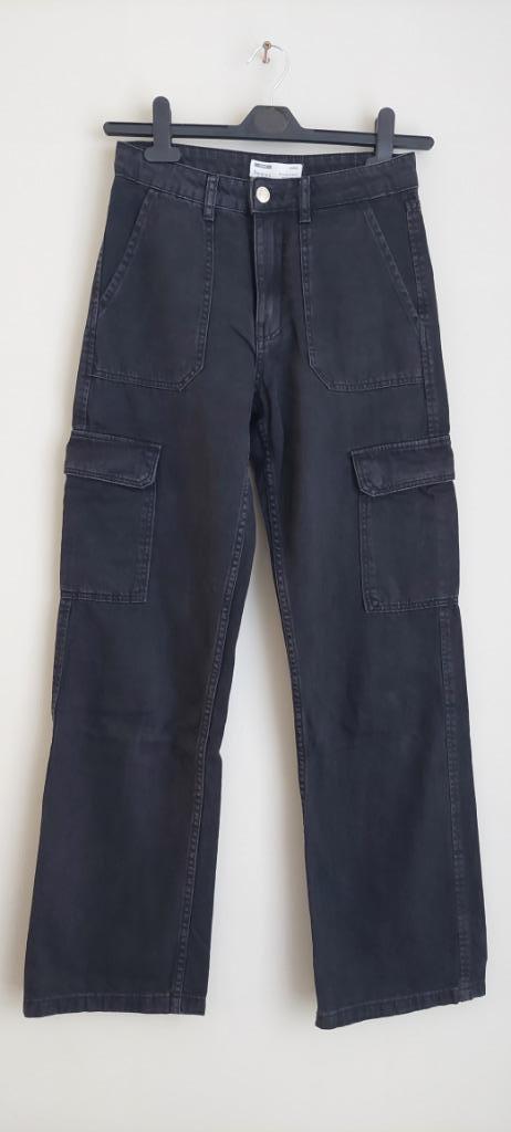 Bershka cargobroek (maat 32), Kleding | Dames, Spijkerbroeken en Jeans, Zo goed als nieuw, W27 (confectie 34) of kleiner, Zwart