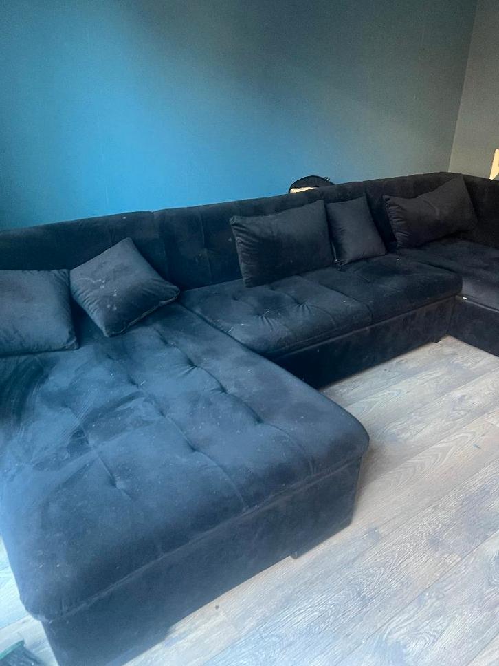 Corner sofa Nicoreta - Black - (original PRICE 1200 euro ), Huis en Inrichting, Banken | Bankstellen, Zo goed als nieuw, Vierpersoons of meer