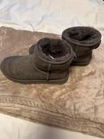 Ugg classic short grey 38, Kleding | Dames, Schoenen, Gedragen, Grijs, Ophalen of Verzenden, Ugg australia