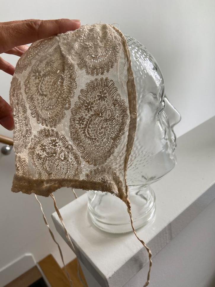 Antiek kanten mutsje klederdracht bovendeel van knipmuts, Antiek en Kunst, Curiosa en Brocante, Ophalen of Verzenden