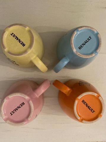 Vintage Renault merchandising : set van 4 mokken / tassen beschikbaar voor biedingen