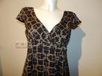 Karen Millen leuke jurk in print zilveren sier gesp D40, Maat 38/40 (M), Karen Millen, Verzenden, Zwart