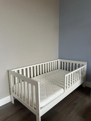 Peuterbed Petite Amelie Plume inclusief 10 cm premium matras beschikbaar voor biedingen