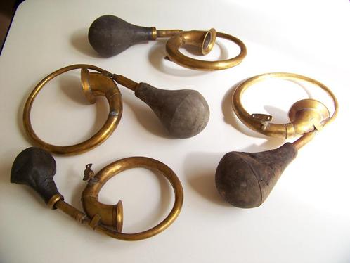 4 Antieke koperen claxons, Antiek en Kunst, Antiek | Koper en Brons, Koper, Ophalen of Verzenden