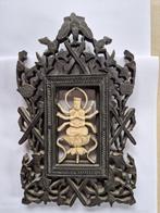 antiek Oosterse Houtsnijwerk lijst met soort god met 8 armen, Ophalen of Verzenden