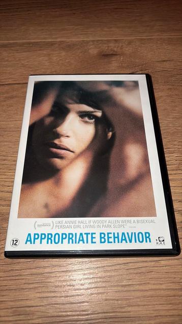 Appropiate Behaviour. Desiree Akhavan en Rebecca Henderson. beschikbaar voor biedingen