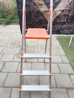 Ladder 4 trappen, Doe-het-zelf en Verbouw, Ladders en Trappen, Ophalen of Verzenden, Zo goed als nieuw