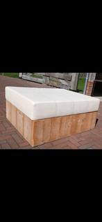 Te koop; mooie bijzettafel/ poef, Huis en Inrichting, Ophalen, Vierkant, Hout, 75 tot 100 cm