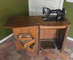 Anker trapnaaimachine in kast., Antiek en Kunst, Antiek | Naaimachines, Ophalen