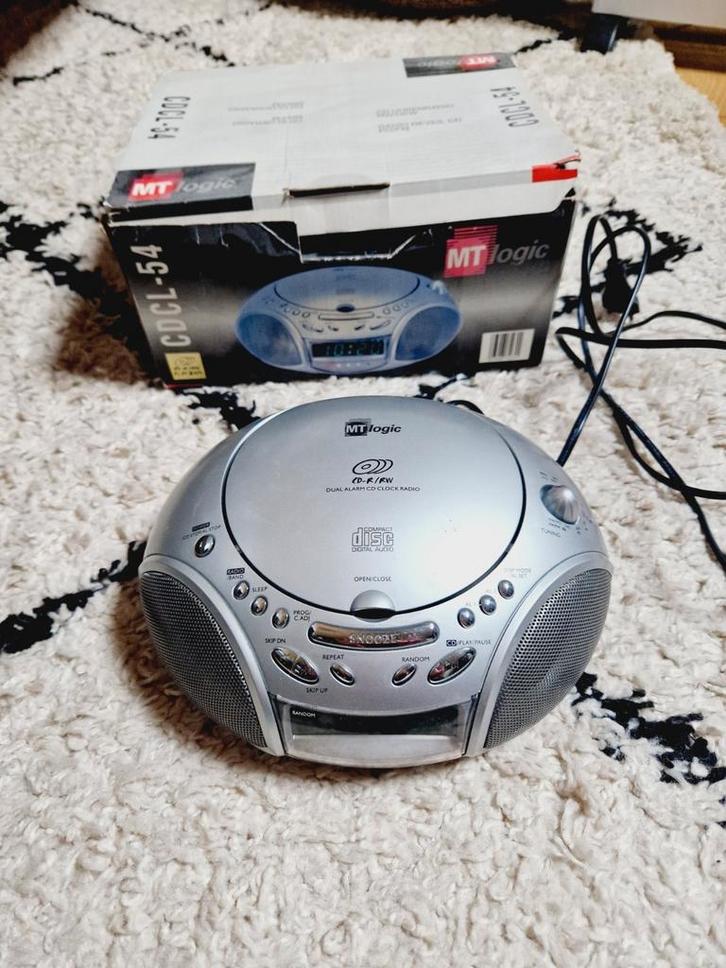 Wekker radio met cd speler MT Logic, Witgoed en Apparatuur, Wekkers, Zo goed als nieuw, Digitaal, Ophalen of Verzenden