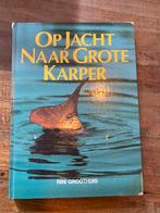 Op Jacht Naar Grote Karper - Rini Groothuis, Ophalen of Verzenden, Gelezen, Watersport en Hengelsport
