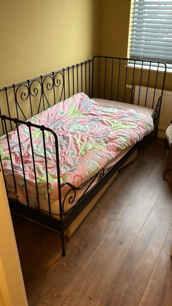 Ikea bed, zwart metaal. Matrasmaat 90x200., Ophalen, 90 cm, Eenpersoons, Zwart