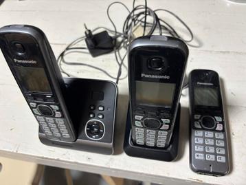 Panasonic KX-TG6721NL 3 handsets en antwoord apparaat. beschikbaar voor biedingen