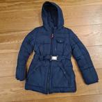 Donker blauwe winterjas met capuchon van S. Oliver maat 140, Kinderen en Baby's, Kinderkleding | Maat 140, Ophalen of Verzenden