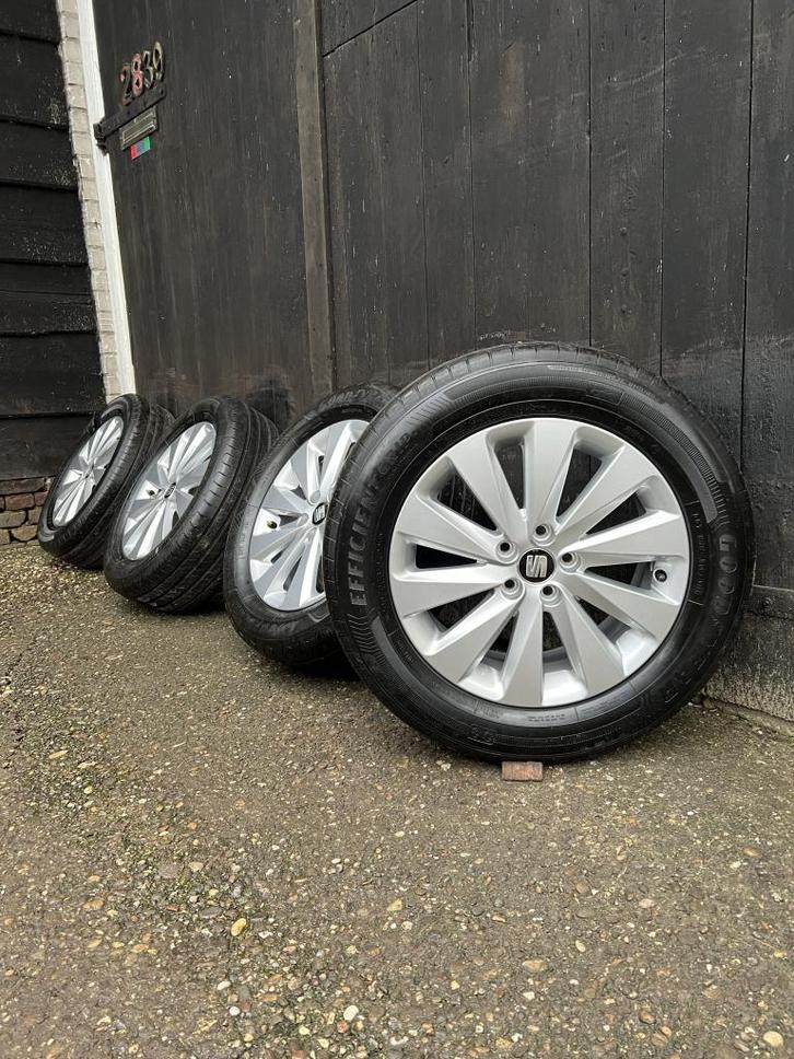 Originele Seat arona velgen 16” zomerset 5x100 goodyear, Auto-onderdelen, Banden en Velgen, Banden en Velgen, Zomerbanden, 16 inch