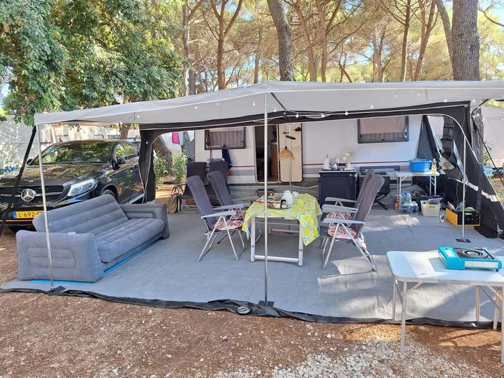 Buerstner 4861 weinig gebruikt en zgan voortent en luifel, Caravans en Kamperen, Caravans, Bedrijf, 1000 - 1250 kg, Bürstner, Luifel