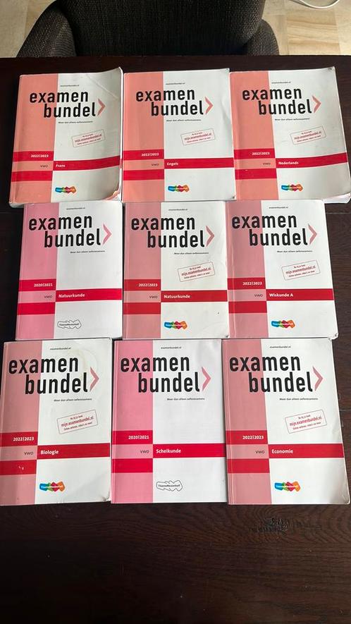 Examen bundel (2022/2023) 9 stuks, Boeken, Schoolboeken, Gelezen, Wiskunde A, VWO, Ophalen of Verzenden