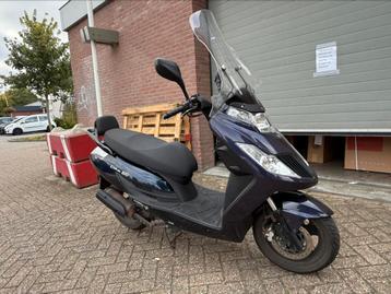 Kymco dink 50 49cc 2017 €700,- beschikbaar voor biedingen