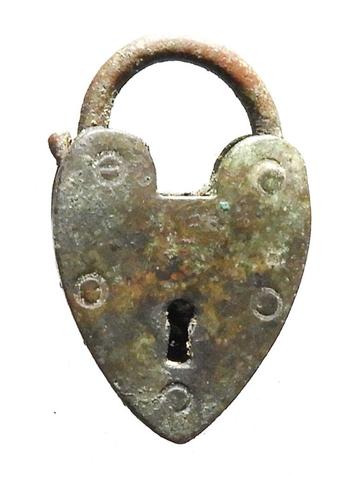 Slot superklein hart koperlegering   h22,6 x b13,9mm  b150 beschikbaar voor biedingen