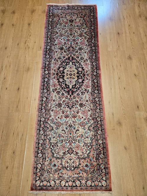 Vintage handgeknoopt perzisch tapijt loper ghom zijde 204x64, Huis en Inrichting, Stoffering | Tapijten en Kleden, Gebruikt, 50 tot 100 cm
