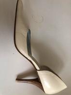 Te koop: exclusieve leren pumps, creme, maat 39, Kleding | Dames, Schoenen, Ophalen of Verzenden, Zo goed als nieuw, Beige