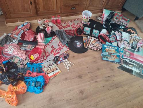 50's Grease Feest 50 jaar Thema pakket COMPLEET!!, Hobby en Vrije tijd, Feestartikelen, Zo goed als nieuw, Versiering, Verjaardag