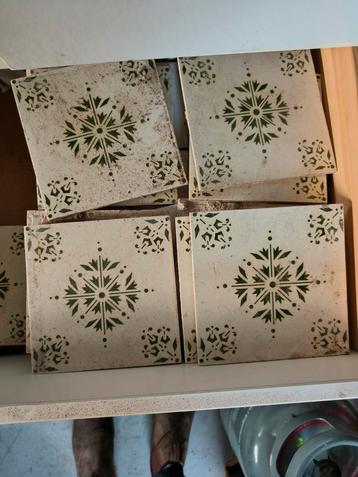 Ouderwetse Tegeltjes met Groen Motief beschikbaar voor biedingen